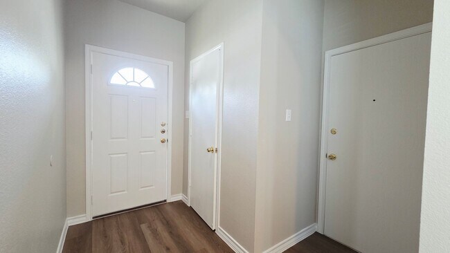 Building Photo - The Gardens at Summit 3 Bedroom Townhome