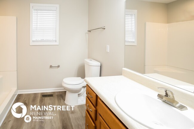 Building Photo - 83 Greatwood Dr