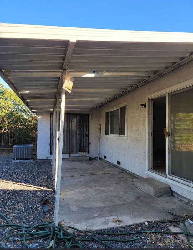 Building Photo - 1031 Fallbrook Dr