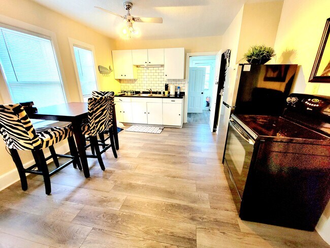 Building Photo - 2115 N 11th St