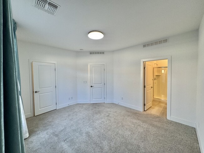 Building Photo - 8732 S Black Cordon Rd