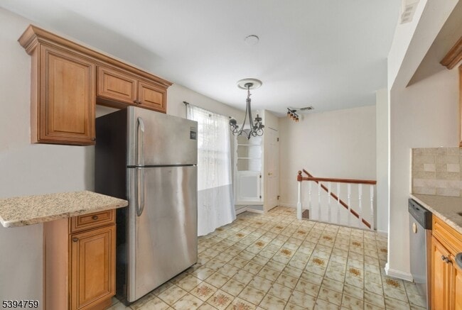 Building Photo - 612 High Mountain Rd