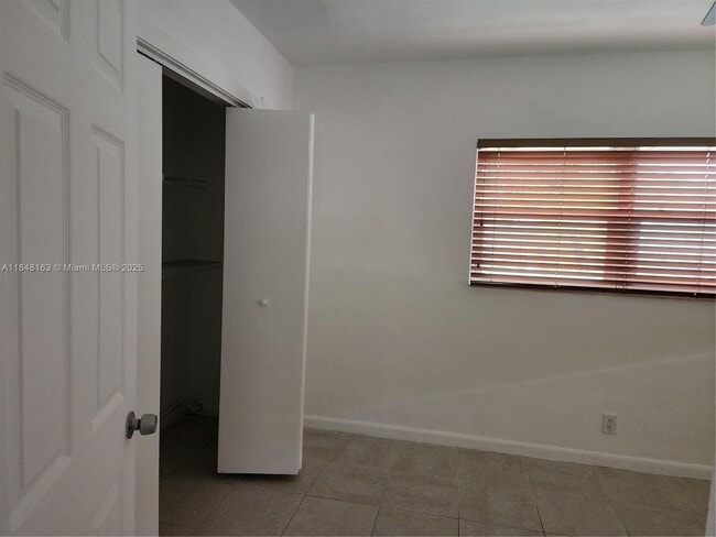 Building Photo - 1641 SW 22nd Ave