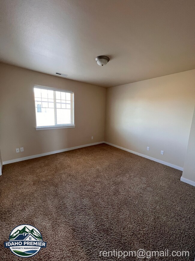 Building Photo - 8834 W Pine Valley Ln