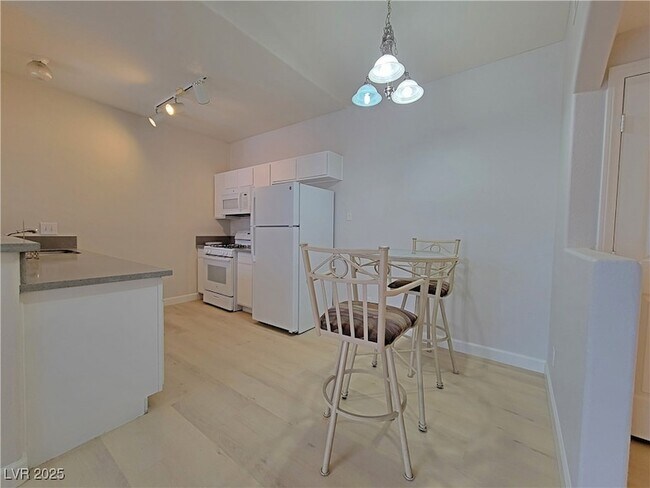 Building Photo - 4960 Harrison Dr
