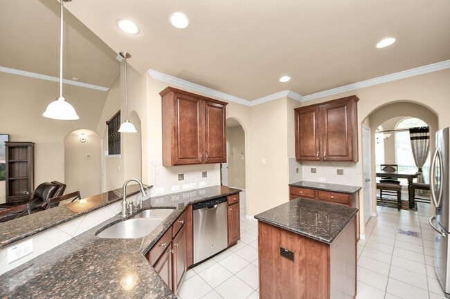 Building Photo - 28523 Pleasant Forest Dr