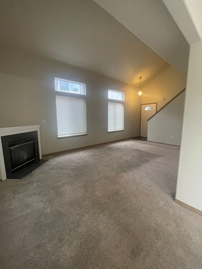 Building Photo - Fabulous 3 bedroom home