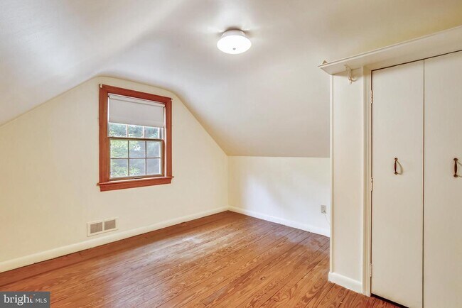 Building Photo - 2325 Highland Ave