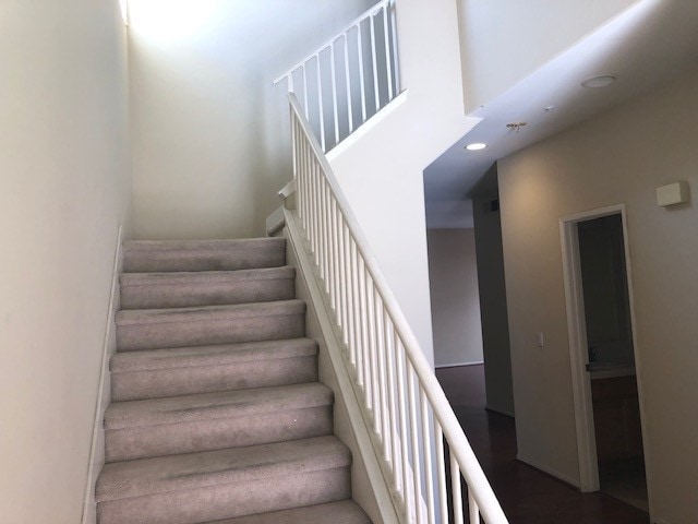 Building Photo - 440 Hart Dr