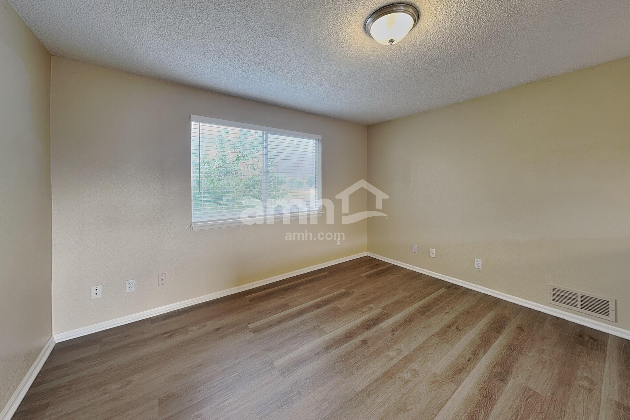 Building Photo - 11468 River Run Pky
