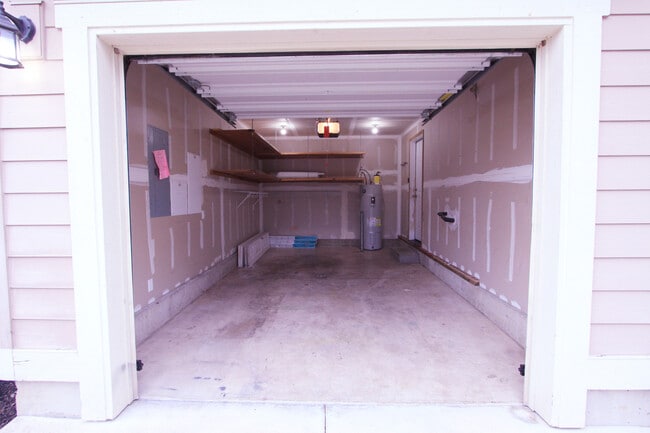 Building Photo - 455 Donna Dr