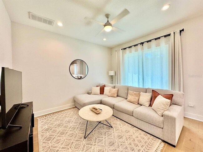 Building Photo - 3722 W Mango Ave