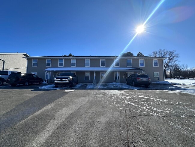 Building Photo - Noble Estates |||