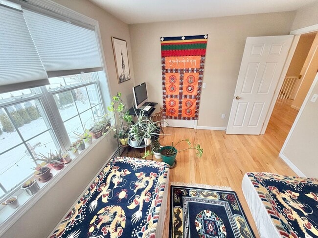 Building Photo - 4 Bedroom Home in South Burlington VT Available 4/1!