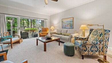 Building Photo - 235 Golden Bear Dr