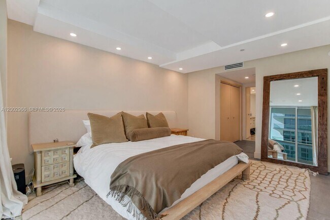 Building Photo - 9401 Collins Ave