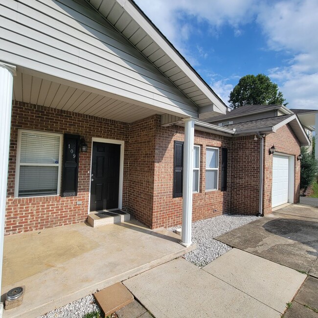 Building Photo - 3 Bedroom, 2 Bathroom Rental With Garage