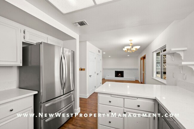Building Photo - Renovated Poway 5-Bedroom, Available Now! ...
