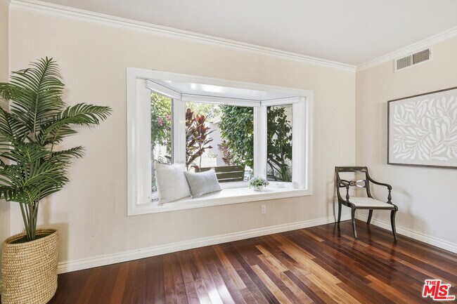 Building Photo - 5507 Bluebell Ave