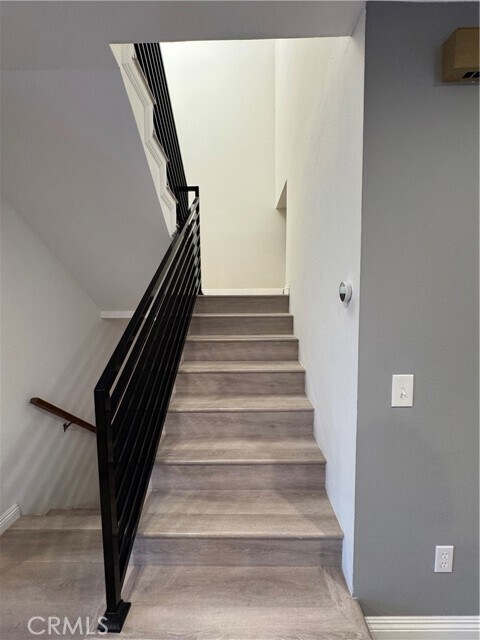 Building Photo - 503 S Sefton Ave