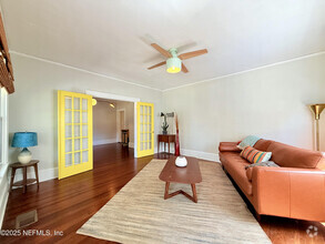 Building Photo - 2044 Dellwood Ave