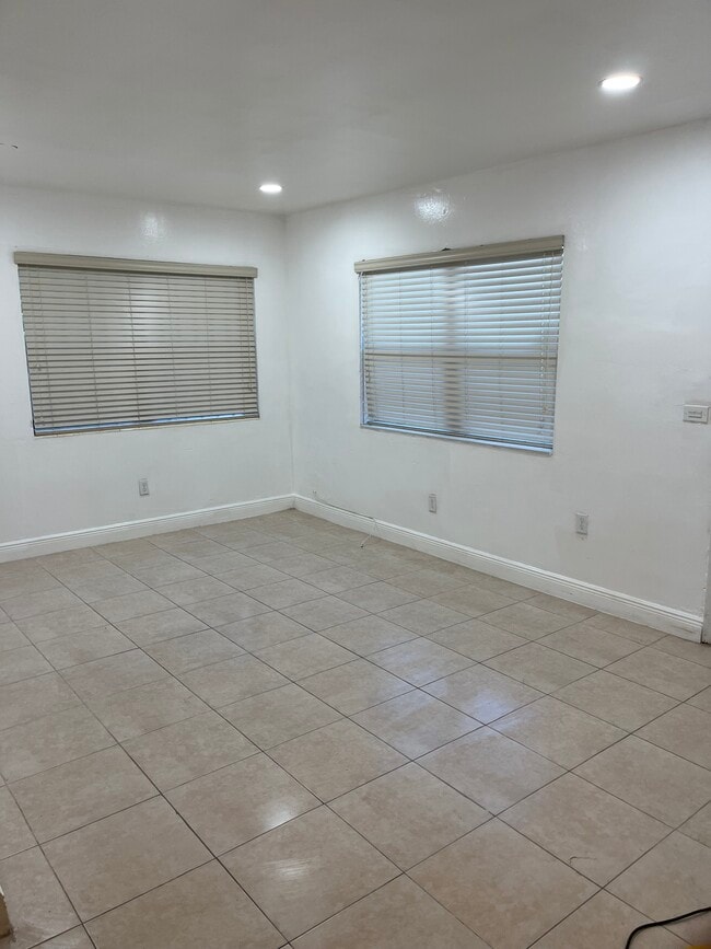 Building Photo - 739 NW 53rd St