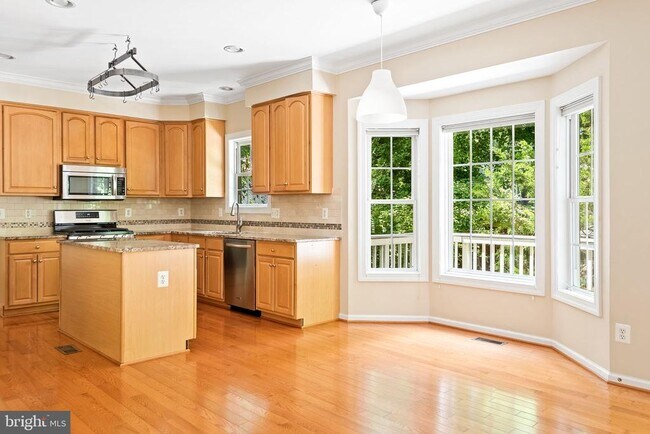 Building Photo - 2202 Sarah Woods Ct