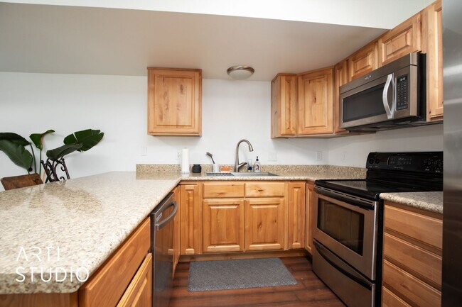 Building Photo - Adorable 3-Bedroom Condo in Prime Provo Lo...