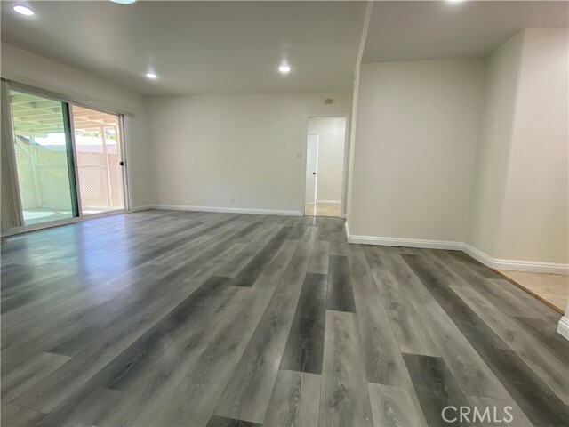 Building Photo - 1770 W Minerva Ave