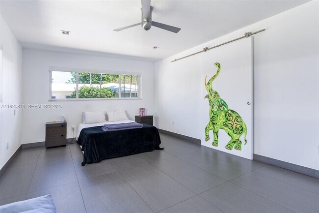 Building Photo - 501 NE 51st St