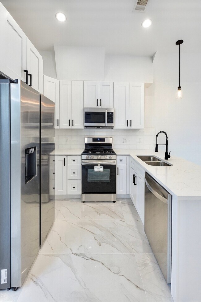 Building Photo - 8131 St Louis St