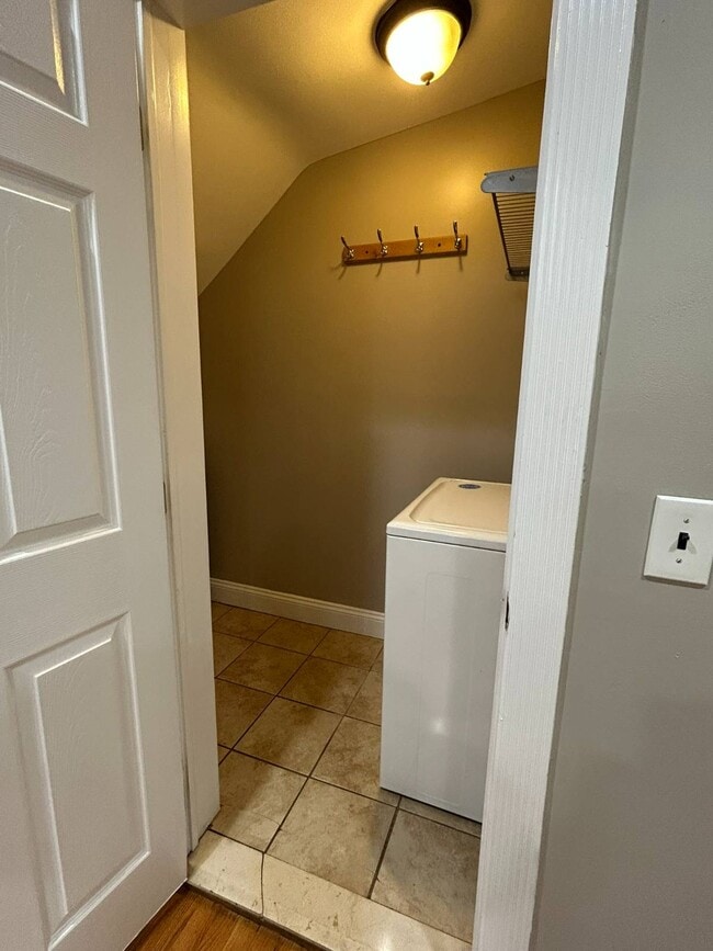 Building Photo - 42 Vanderbilt Ave