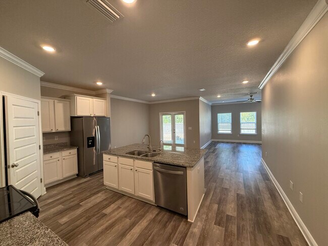 Building Photo - 491 Lightning Bug Ln