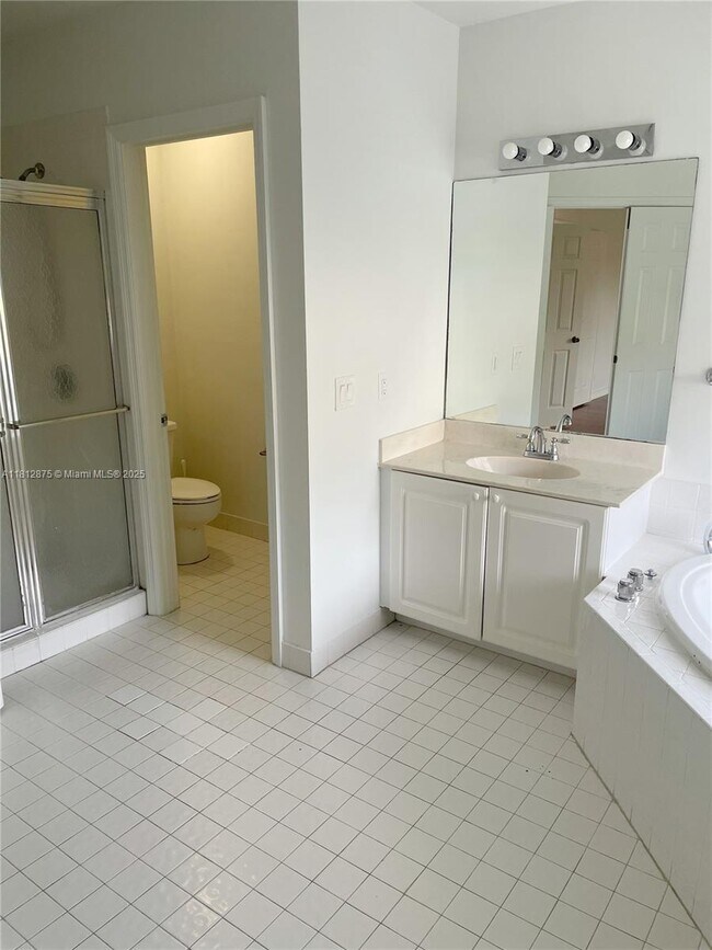 Building Photo - 1320 NW 185th Ave