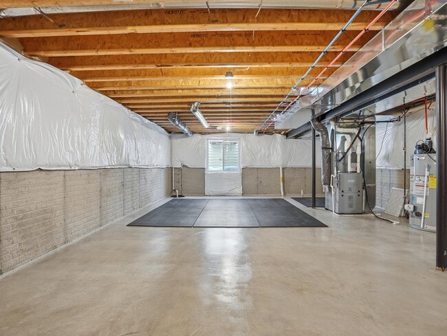 Building Photo - 6246 Hawthorne Ave