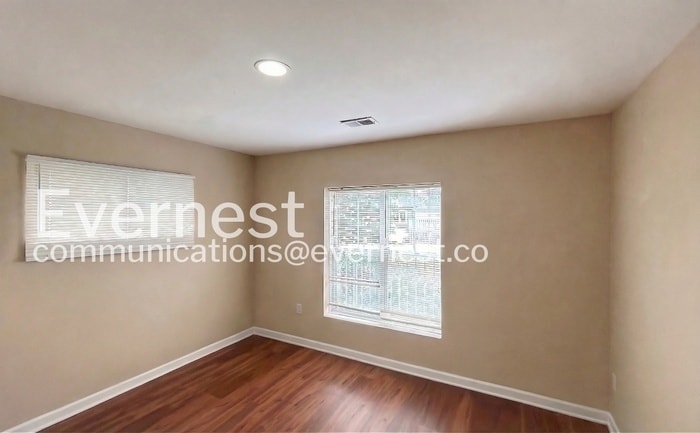 Building Photo - 1525 Kirby Ave