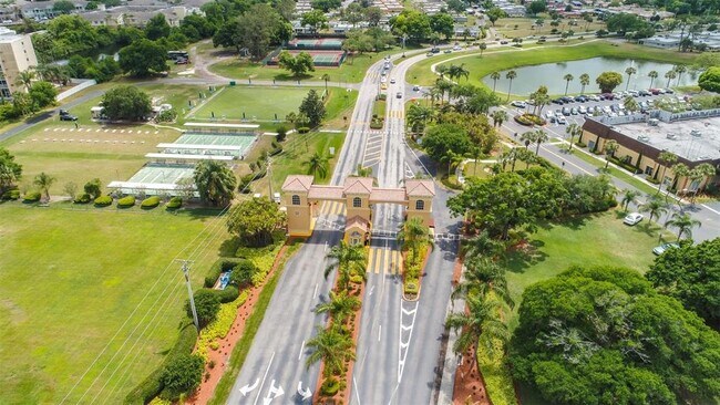 Building Photo - 1814 Fox Hunt Dr