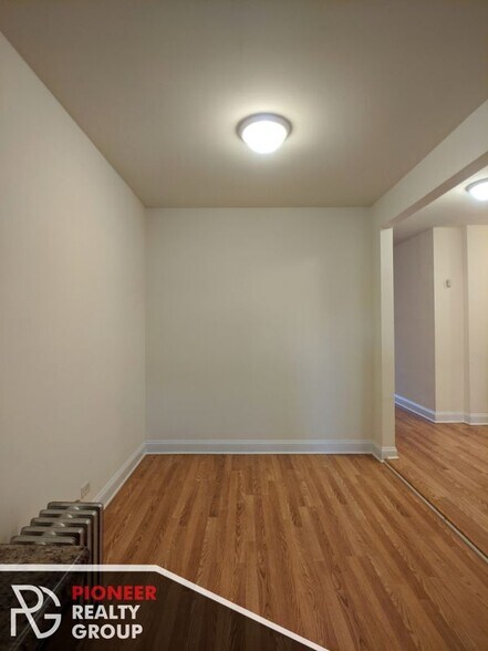 Building Photo - 2600 N Kimball Ave