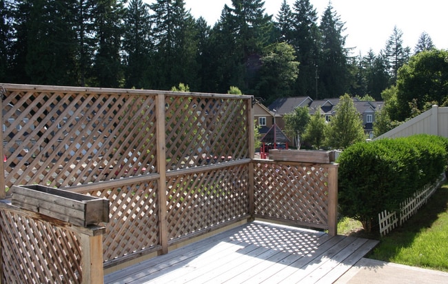Building Photo - Bright & Welcoming 3-Bedroom Home in Ridgefield — Available Now