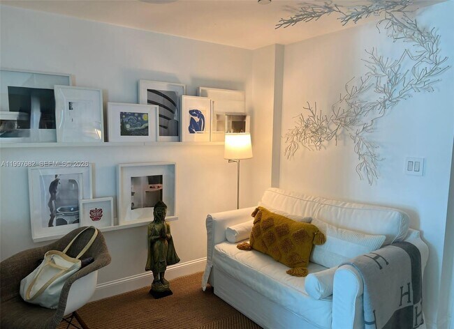 Building Photo - 350 S Miami Ave