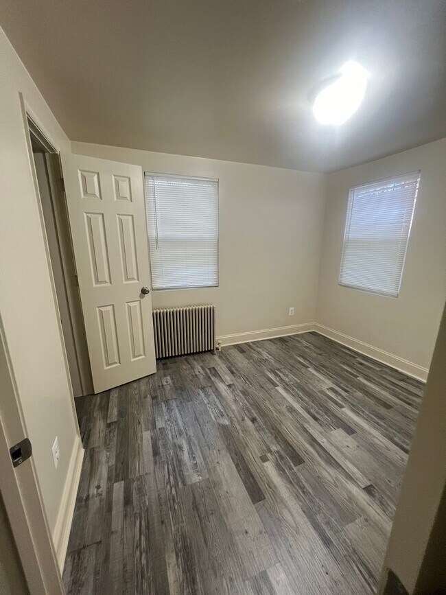 Building Photo - 1615 Olive St NE