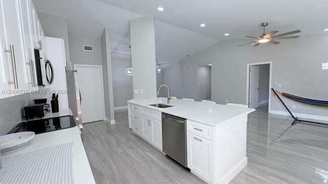 Building Photo - 1498 Beche St SE