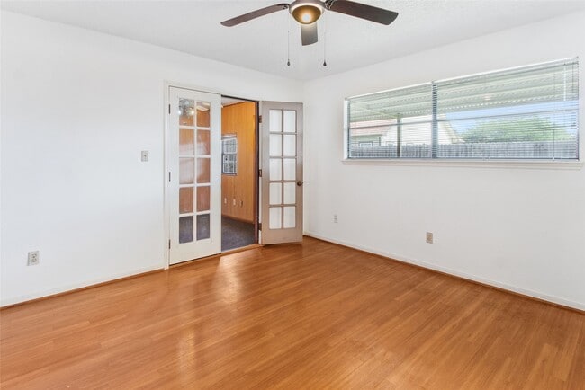 Building Photo - 2417 Hedgerose Ln