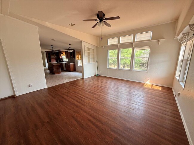 Building Photo - 200 Texas Oak Dr