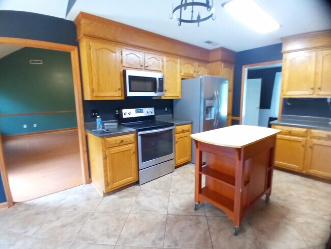 Building Photo - 350 Katydid St