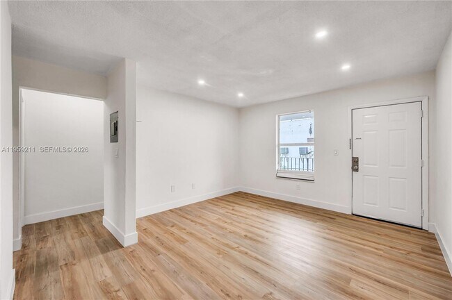 Building Photo - 668 NW 31st St