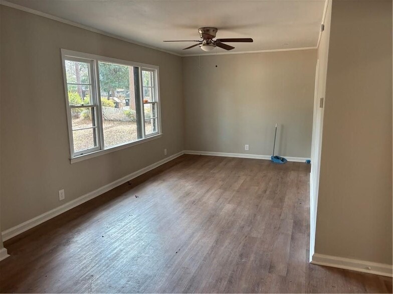 Building Photo - 119 Hickory St