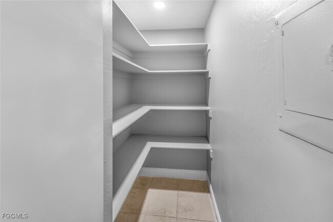 Building Photo - 2935 SE 15th Pl