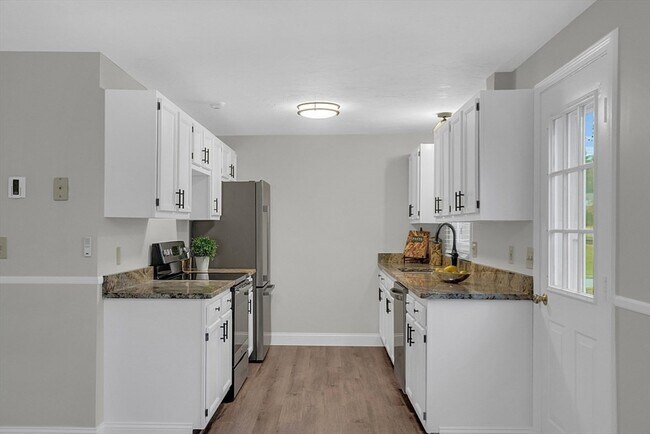 Building Photo - 67 Plantation Rd