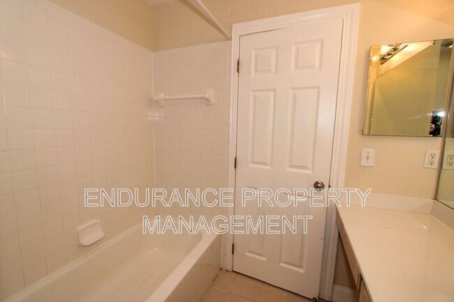 Building Photo - 6017 Kensington Trail